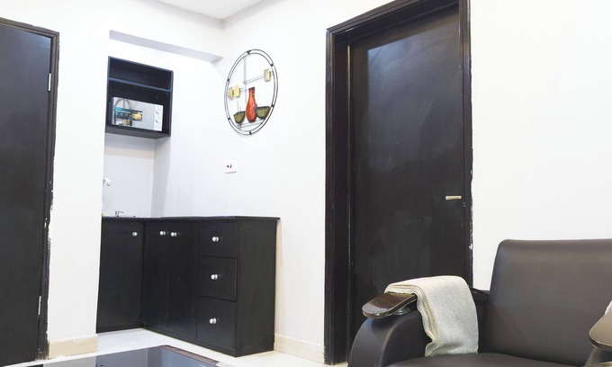 Somolu Apartment | Modern Ensuite Room – Yaba Lagos Tech District Carnelian A