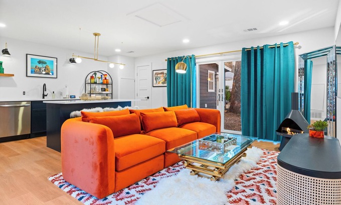 Cherrywood Apartment | Modern Escape w/Fireplace next to Pickleball Club