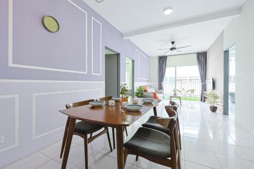 Brinchang Apartment | Modern Family Suite in Cameron Highlands Unit 8-01 Emerald Avenue