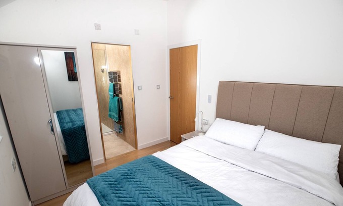 Cannington Apartment | Modern first floor annexe