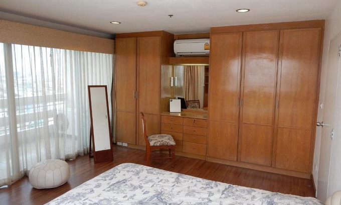 Chong Nonsi Apartment | Modern Home Tower Apartment