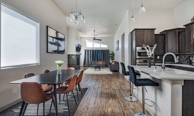 Mesa Del Sol Innovation Park House | Modern Home w/4BR Next to Netflix, Airport, Casino