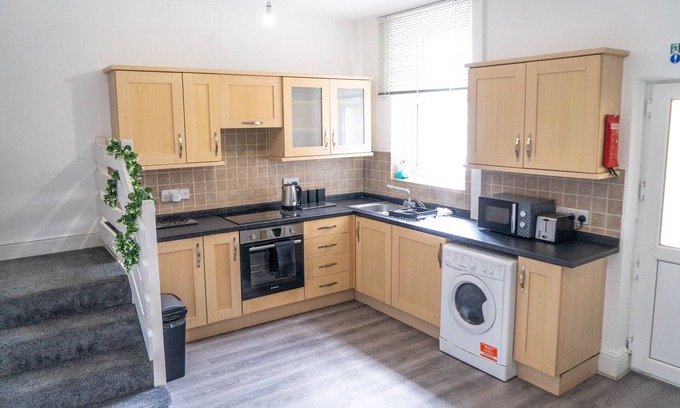 Carlisle House | Modern Home with 3 Double Bedrooms - Carlisle