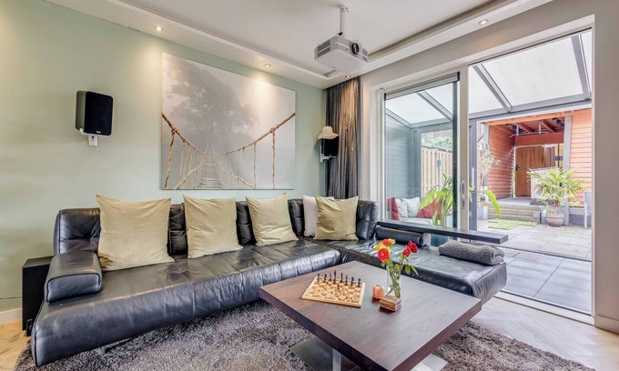 Municipality of Utrecht House | Modern Home with Private Garden
