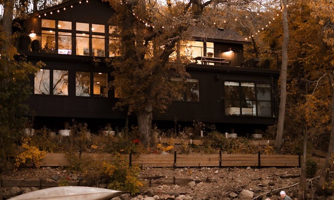 Lakeland House | Modern Home with private beach on St Croix River