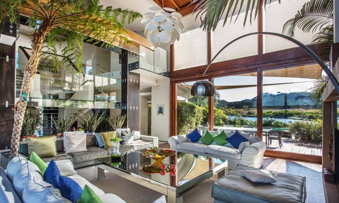 Elgin House | Modern House In Opulent Setting