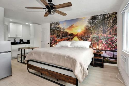 Daytona Beach Shores Apartment | Modern King Suite #10 Steps to Daytona Beach