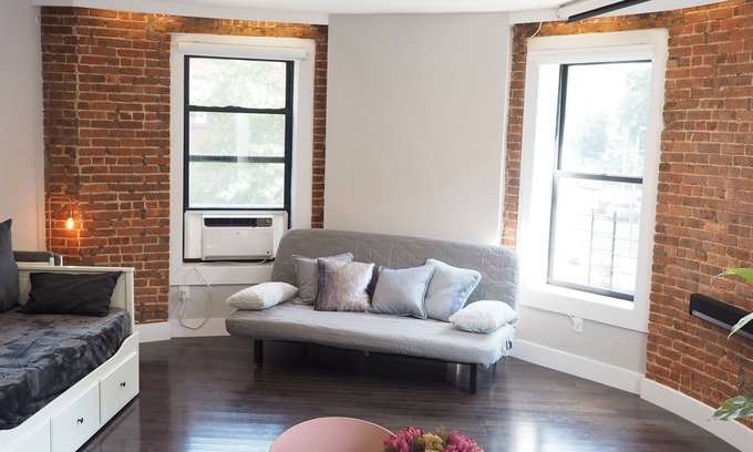 Central Park North Apartment | Modern Large 2BR Apartment in front of Central Park, rare find