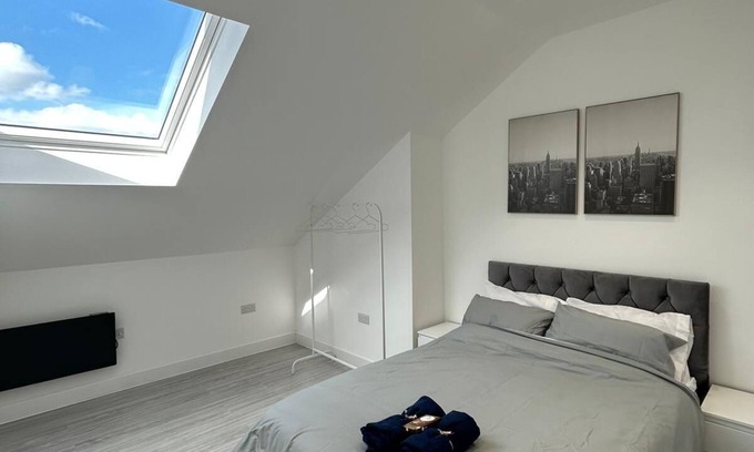 Higham Hill Apartment | Modern London Apartment - direct links to Central London