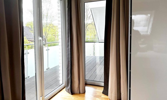 Pinneberg House | Modern, luxurious house, garden, balcony, 3 bedrooms, office, Pinneberg Hamburg