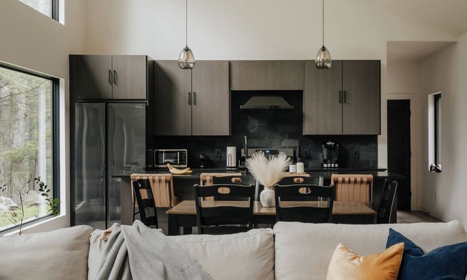 Tannersville House | Modern Luxury 2-bedroom house in peaceful Haines Falls with AC, WiFi, Large TVs