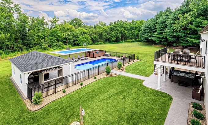 Biglerville House | Modern Luxury w/Hot Tub - Game Room | Gettysburg