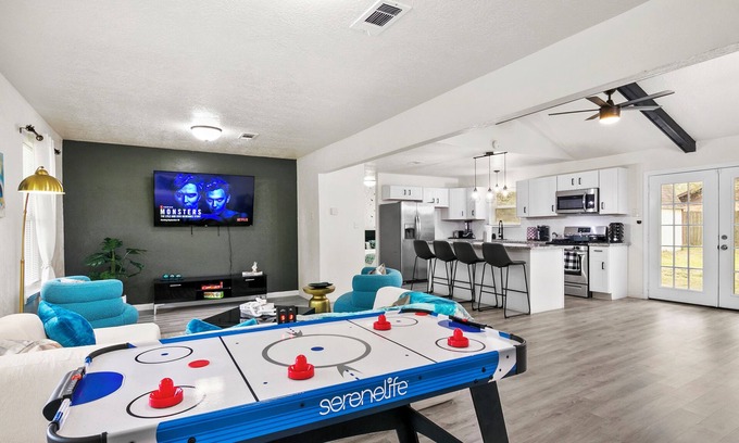 Beaumont House | Modern Luxury with Cozy Vibes