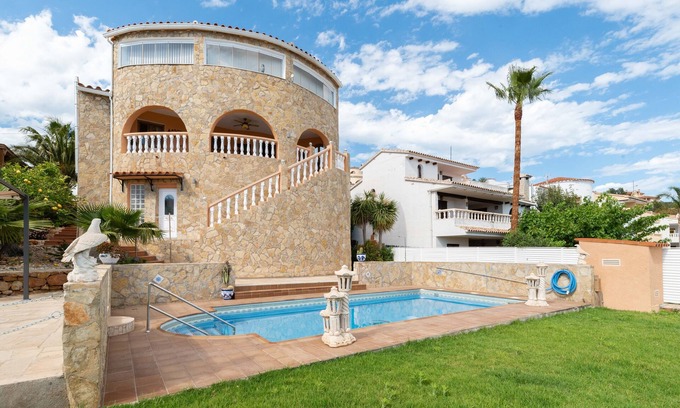Alcossebre Villa | Modern-Mediterranean villa, large pool, sea view, lots of beach, sleeps 10