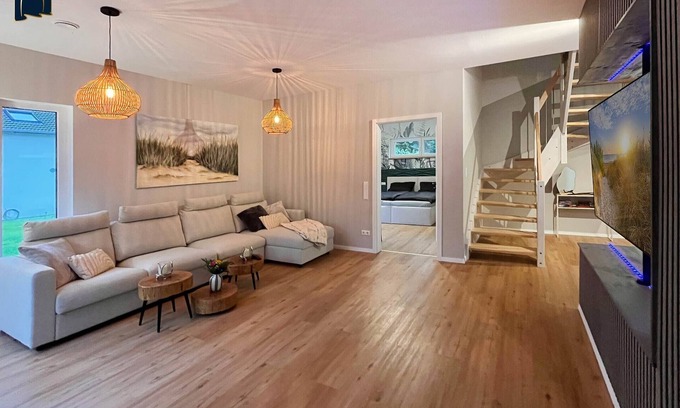 Usedom House | Modern natural idyll: Spacious vacation home near the Karnin lift bridge for 10 guests.
