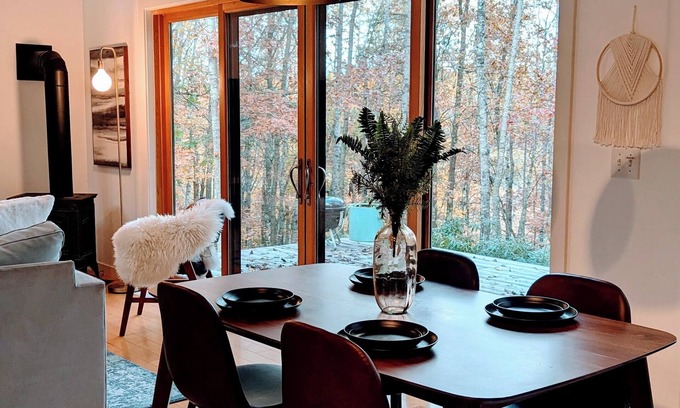 Spooner Cabin | Modern nCabin-HotTub -Lake Peaceful Escape!