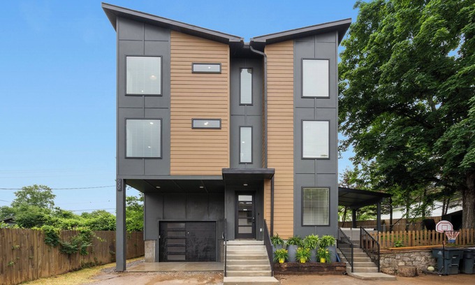 Charlotte Park House | Modern new construction 4-bedroom house with Sauna, AC, car charger in Nashville
