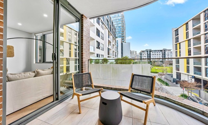 Waterloo Apartment | Modern Oasis in Waterloo