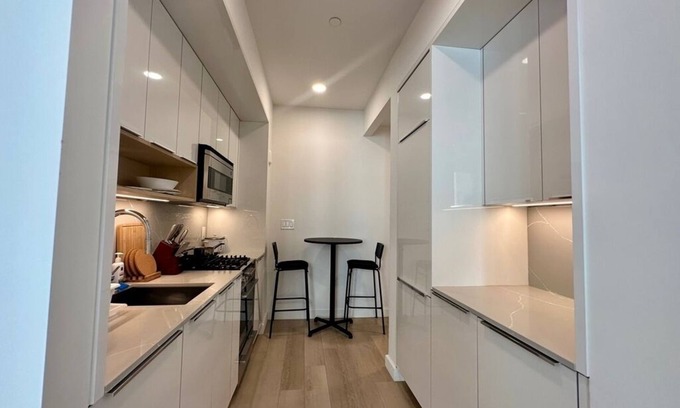 Financial District Apartment | "Modern Studio in Historic Wall Street District – Iconic NYC Location!"