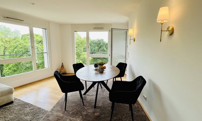 Isarvorstadt Apartment | Modern sunny Bedroom with Terrace