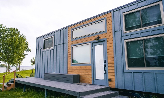 Kerens House | Modern Tiny Home Lakefront Getaway