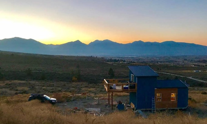 Stevensville House | Modern Tiny House With Spectacular Views