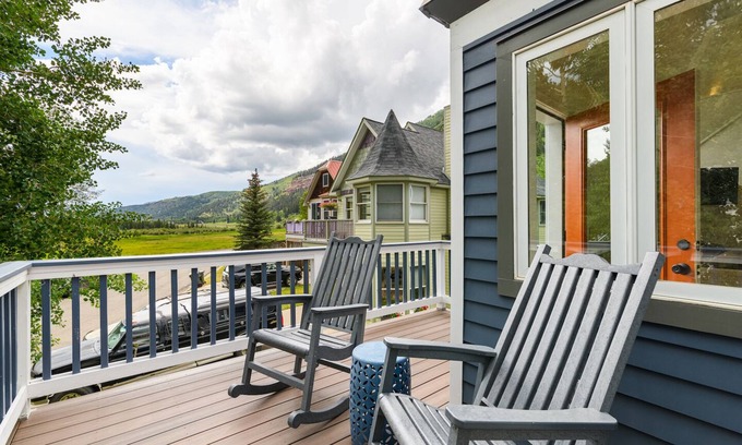 Telluride House | Modern Town Home by InvitedHome | Unbeatable Location, Walk to Ski, Hot Tub