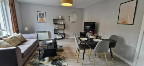 Temple Bar Apartment | Modern Trendy & Spacious 2BD in Temple Bar