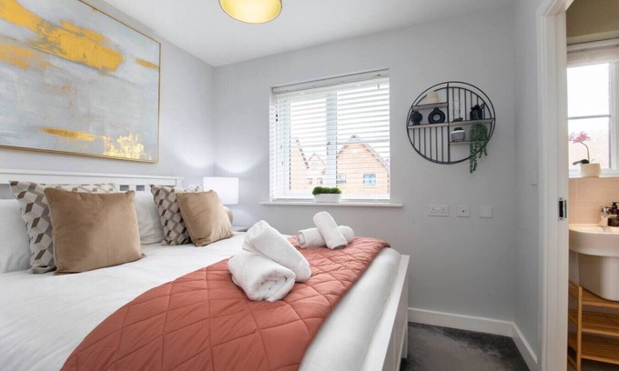 Cheltenham House | Modern Two Bedroom Two Bathroom Home