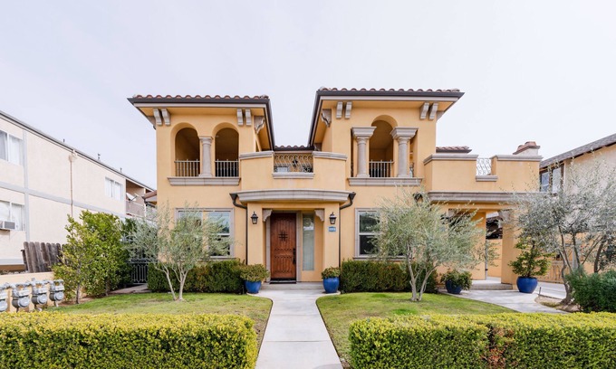 Alhambra Condo | Modern villa: 2B3B in downtown of Alhambra, walk to Target and Costco