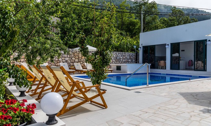 Seoca Villa | Modern villa with swimming pool overlooking the green hills of Budva