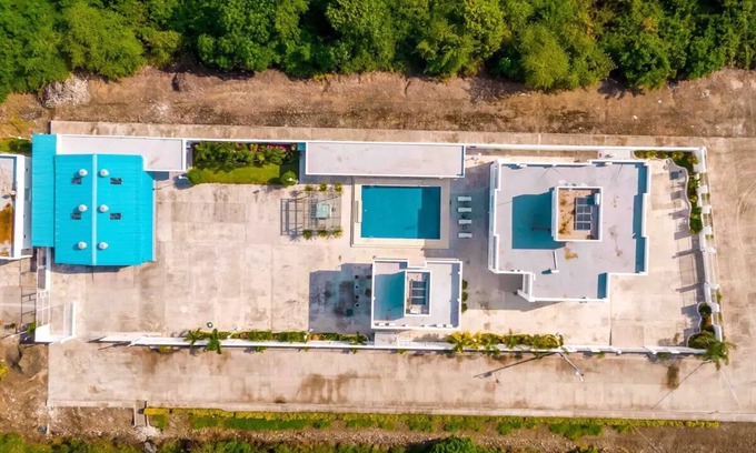 Cojimies House | MODERN WHITE VILLA WITH PRIVATE BEACHnn