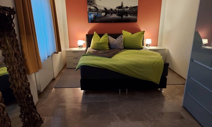 Kelheim Apartment | Moderne Ferienwohnung (45 m2) direkt am Donauufer mit kostenfreiem WLAN