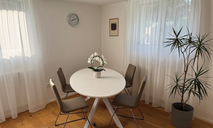 Oberruti Apartment | Moderne, Ruhige Gartenwohnung mit Gemütlicher Terrasse Zwischen Stadt und Natur