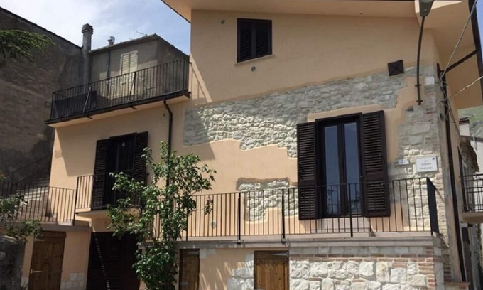 Lama dei Peligni House | Modernised town house in pretty, traditional village with amazing views.