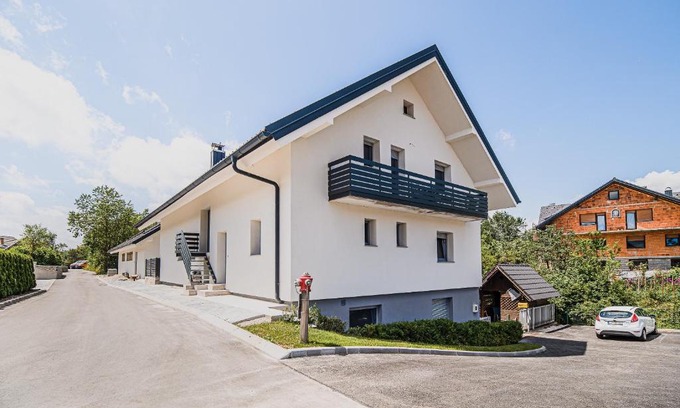 Kranj House | Mojčin Pisker Apartment House