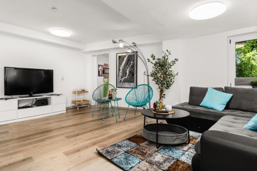 Grundschottel Apartment | MOLA Apartments-Ferienwohnung für 5 Personen-separater Eingang-Gratis Parkplatz-Terrasse-Grill-Highspeed WLAN-auch für Langzeit geeignet