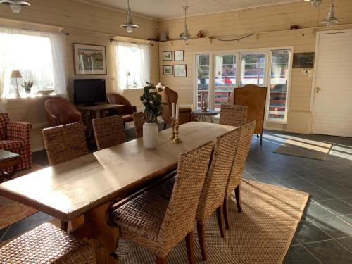 Osoyro House | Moldegaard Riding Lodge