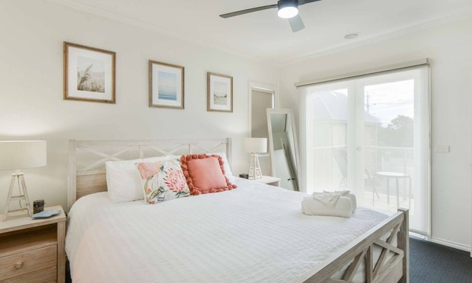 Capel Sound House | Moments from the Beach - Family friendly Townhouse 50m to beach - 4pm check out on Sundays*