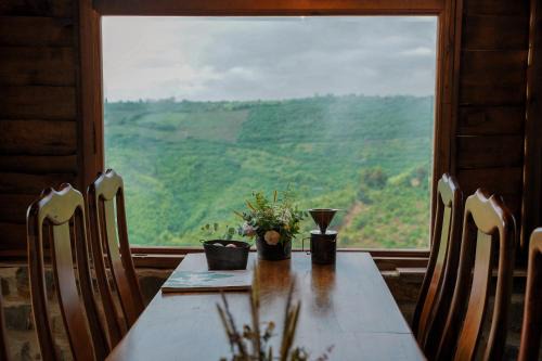 Dak Glong House | Monad Stopovers
