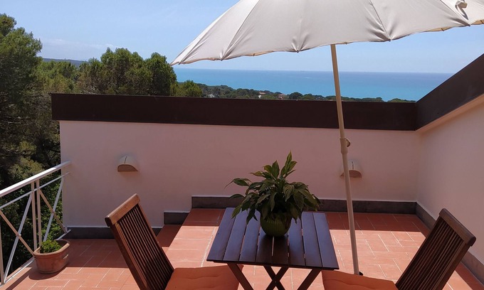 Quercianella Villa | Monolocale in Villa con Terrazza Solarium e Splendida Vista Mare