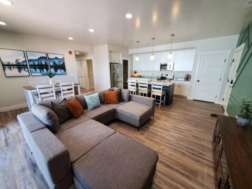 Richfield Apartment | Monroe Mountain Suite - Castle Rock Condos