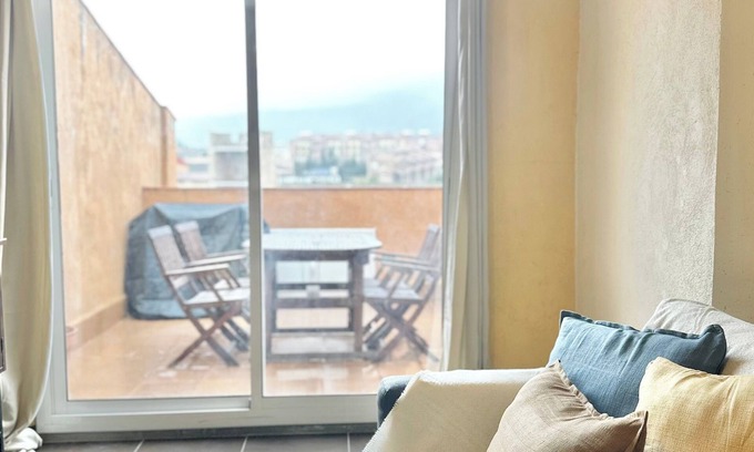 Montblanc House | Montblanc - Sleeps 4 - Parking - City Centre