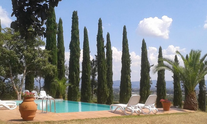 Altopascio Villa | Montecarlo, 1.5 acres, private pool, walk to restaurants. WIFI Close Lucca