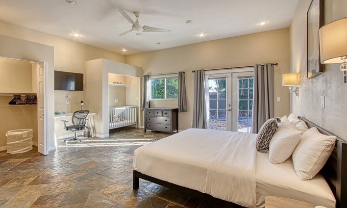 Scottsdale Estates Nine House | Montecito: Play All the Games in this 4 Bed Home, Beautiful Old Town Scottsdale!