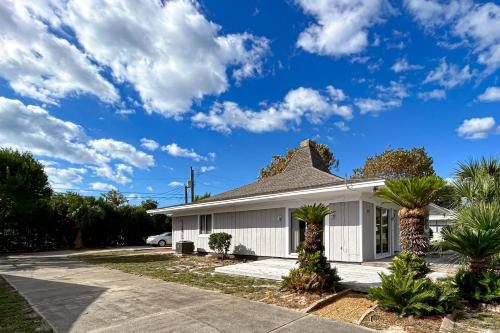 Santa Monica House | Monterey Palms