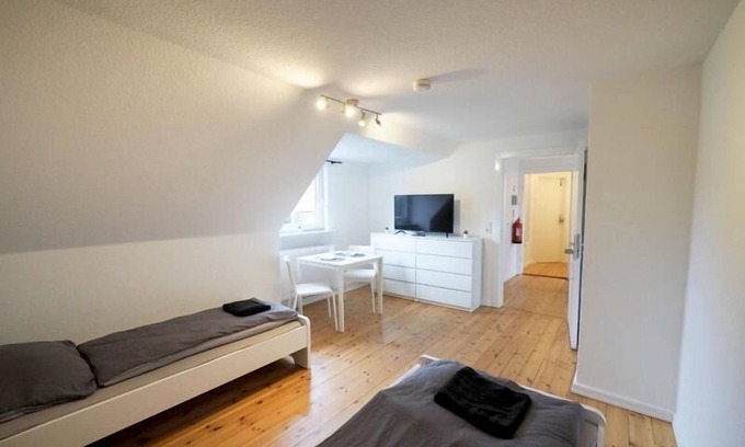 Bad Oldesloe Apartment | Monteurwohnung für 6 Pers. mit WLAN, Küche & TV – Bad Oldesloe, Nähe Hamburg & Nähe Lübeck