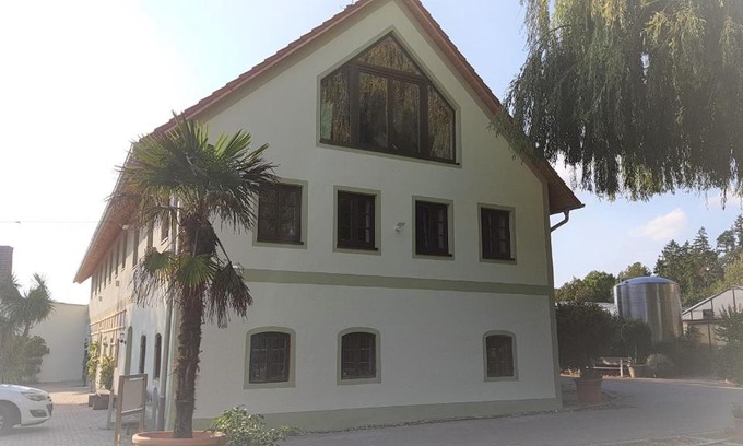 Hausen Apartment | Monteurwohnungen Schmack
