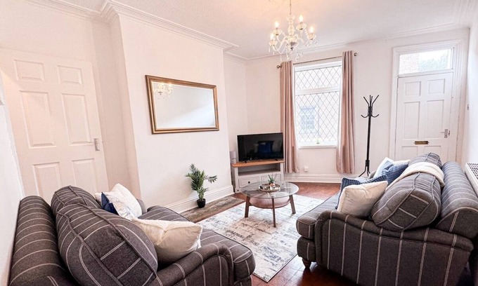 Wakefield House | Month stays |Contractors IFamily