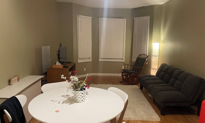Centretown West Apartment | Monthly rental of a cozy 1- bedroom apt, all amenities included, transit nearby.